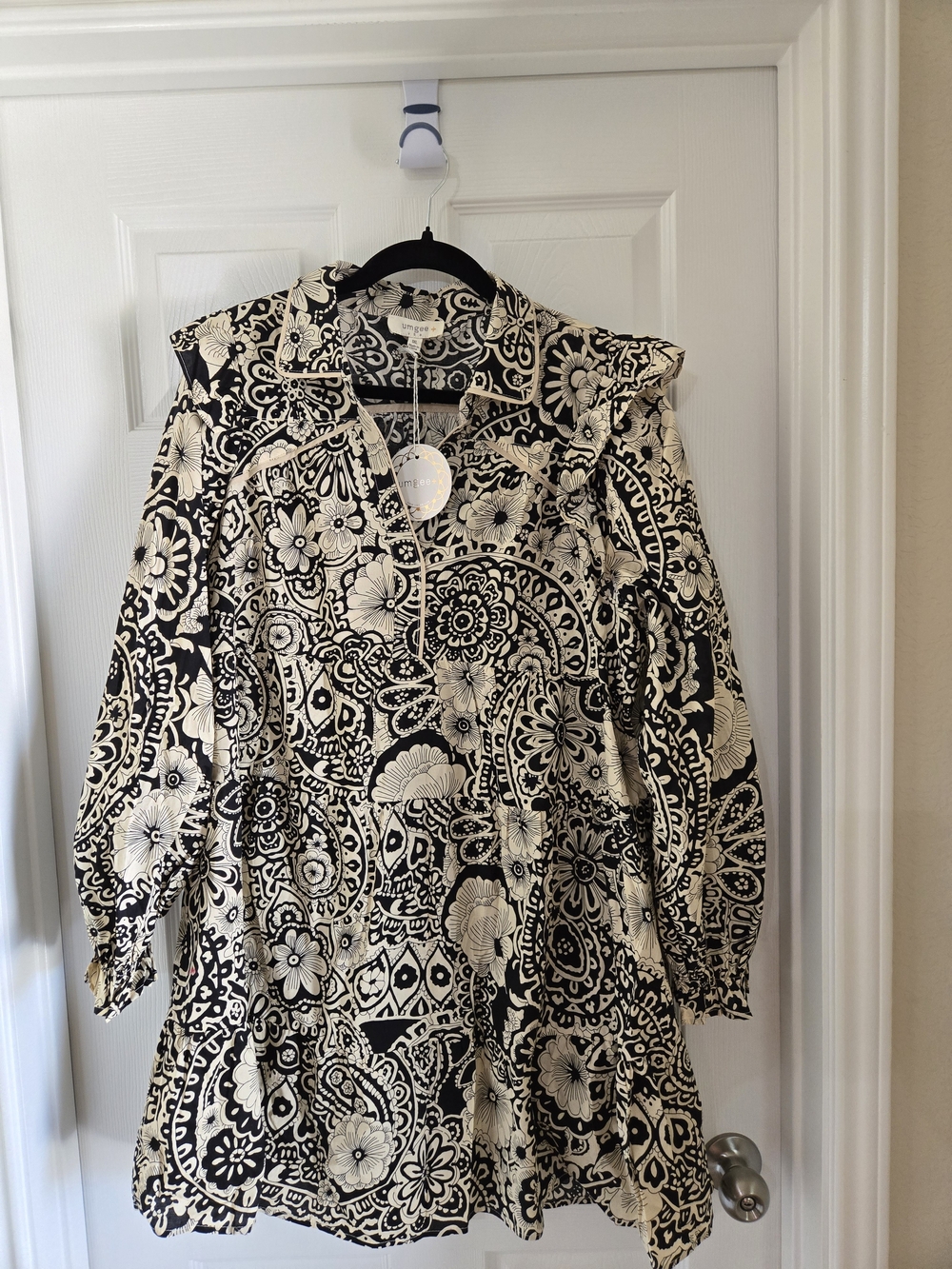 Umgee Black and Cream Floral Paisley Midi Dress